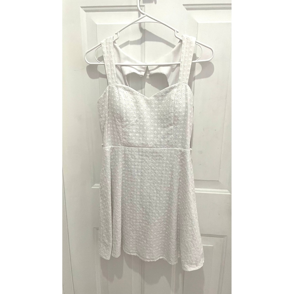 Papaya White Eyelet Mini Dress Sweetheart Neck Cutout Back Pearl Buttons Size M